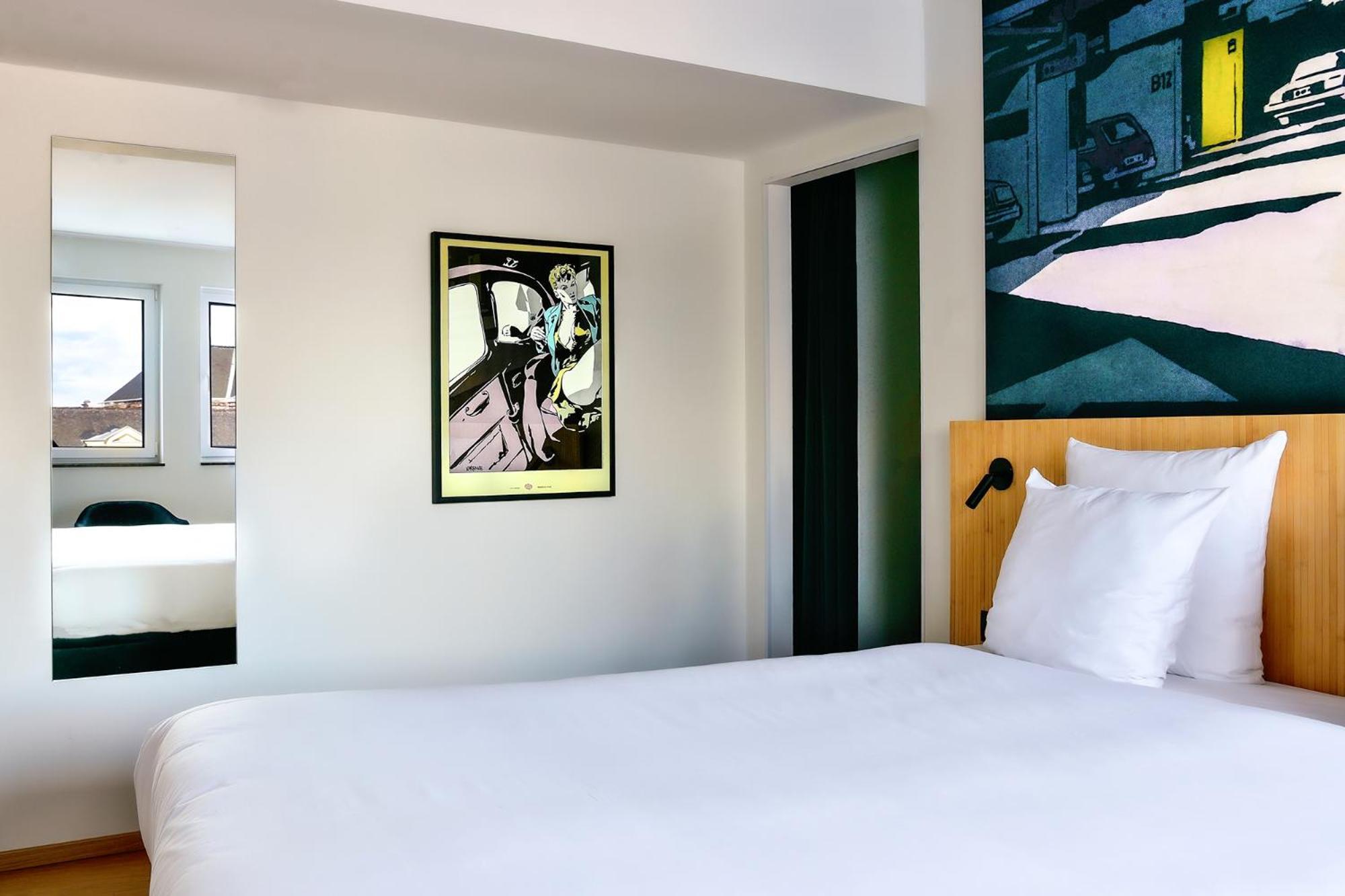 Comic Art Hotel Гент Экстерьер фото