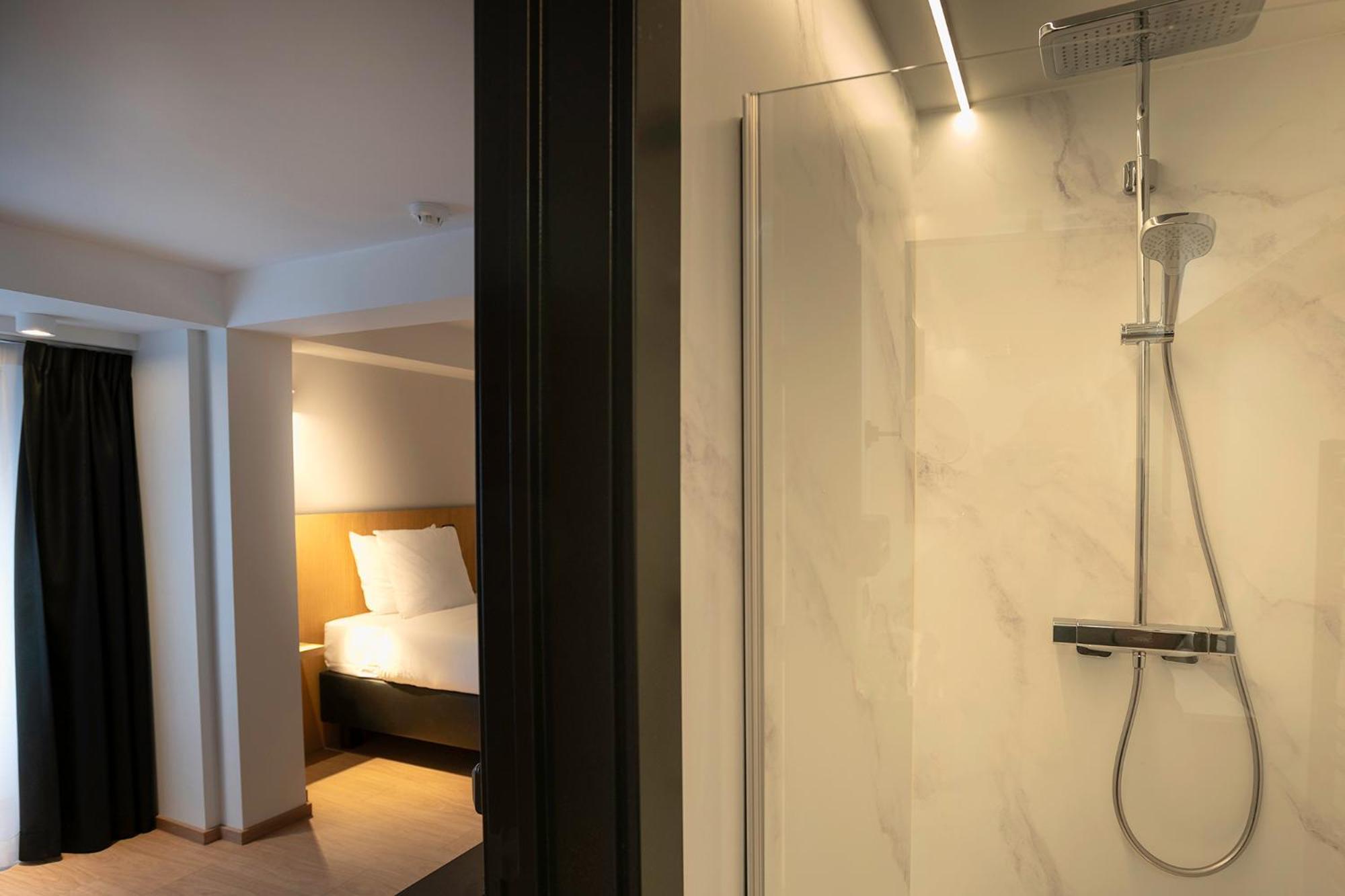Comic Art Hotel Гент Экстерьер фото